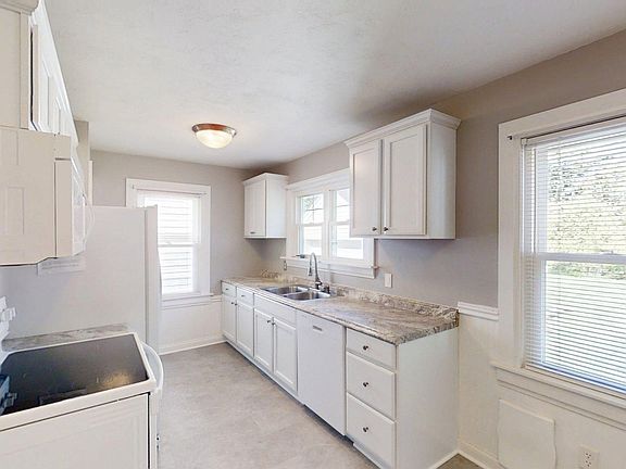 5th image of 219 N Park Ave