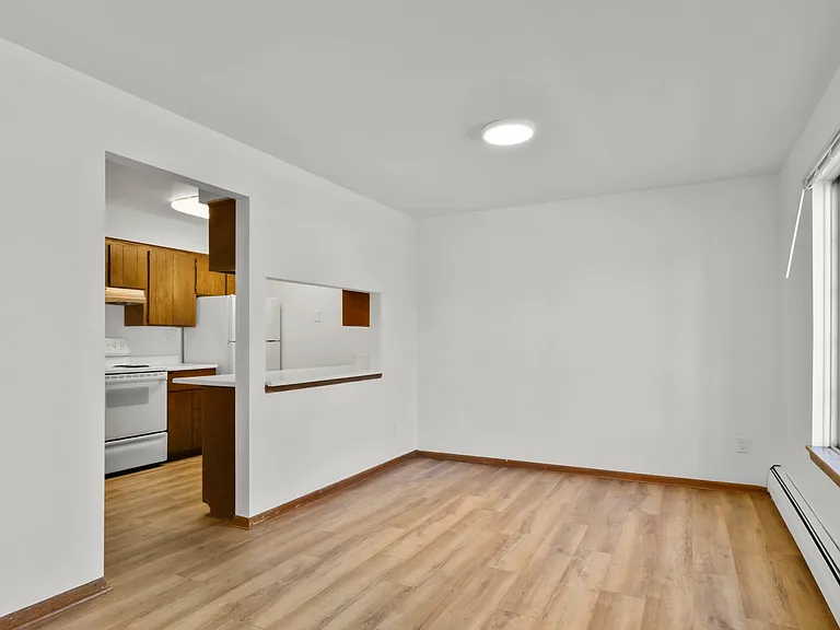 526 W Franklin St #4 — Photo 17