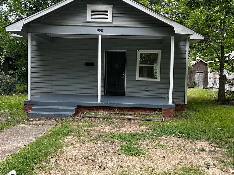 2204 Valmar St — Photo 1