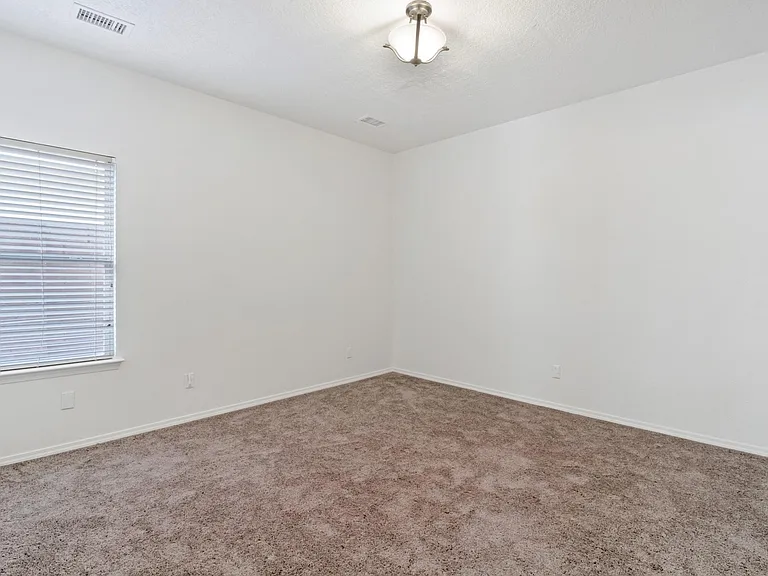 9223 Drolet Dr NW — Photo 22