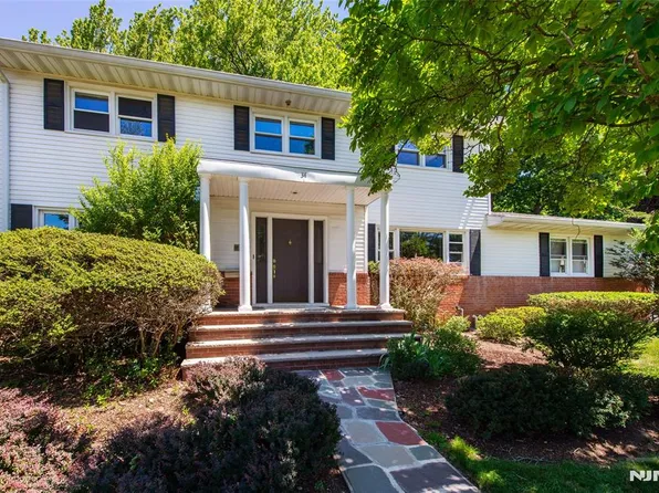 34 S Virginia Ct, Englewood Cliffs, NJ 07632
