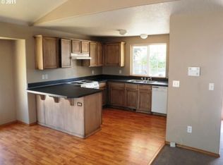 1207 E 10th St, Newberg, OR 97132