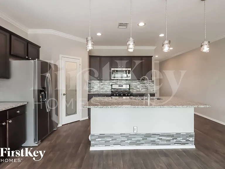 4407 Follina Trl — Photo 6