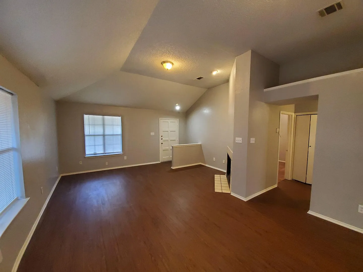 Great 2 bedroom duplex! — Photo 2