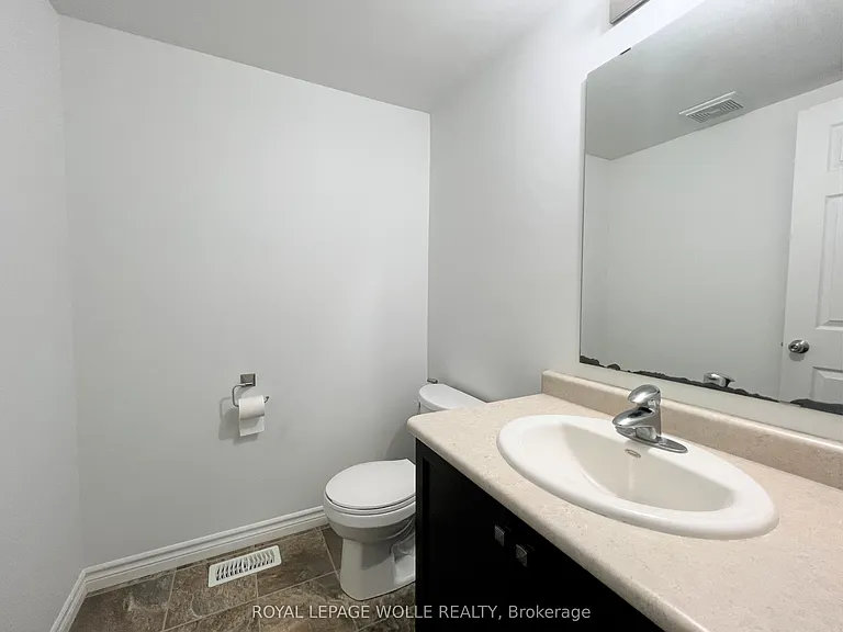 46 Renfrew St — Photo 36