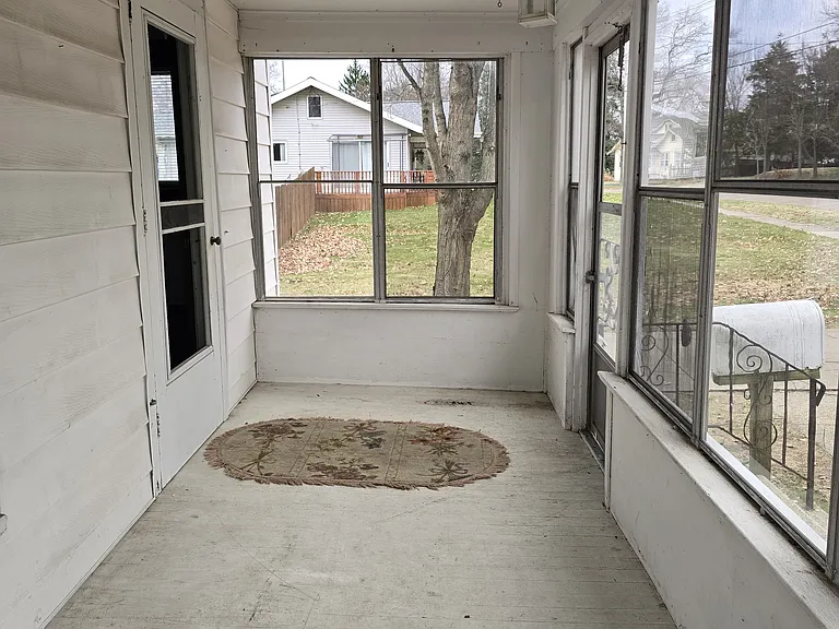 31 Eldredge St — Photo 6