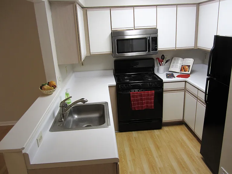 6422 Bayberry Ct #8 — Photo 5
