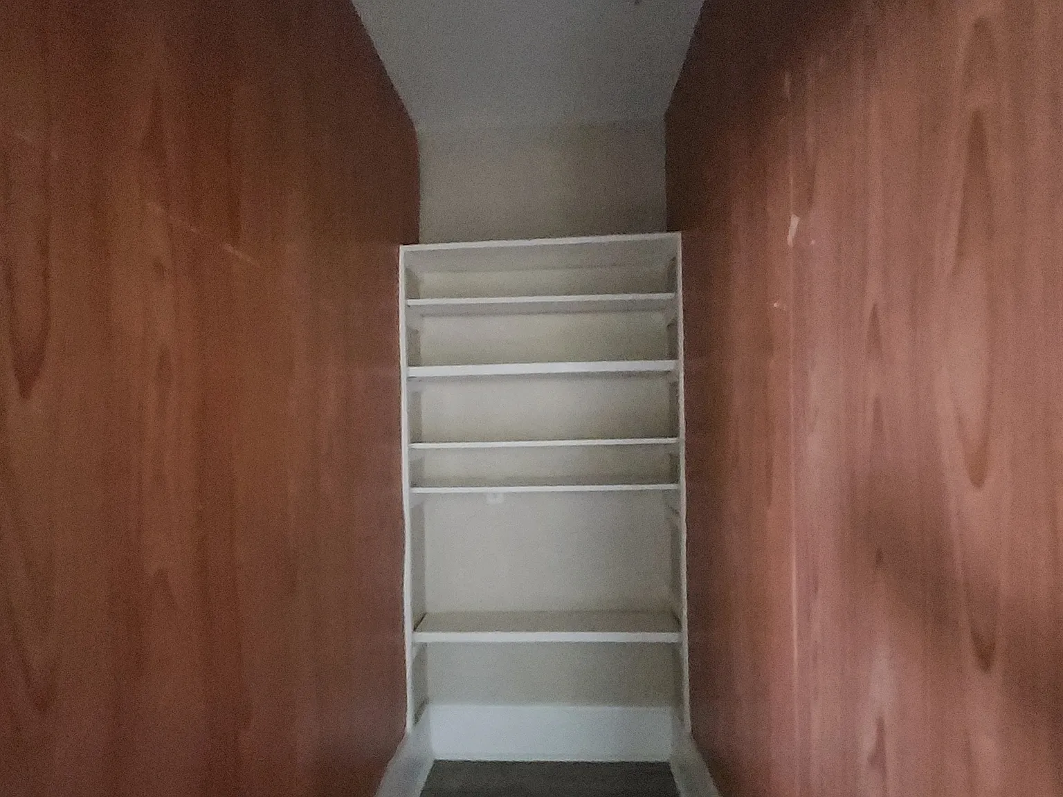 2 Bedroom, 1 Bathroom Apartment — Photo 3