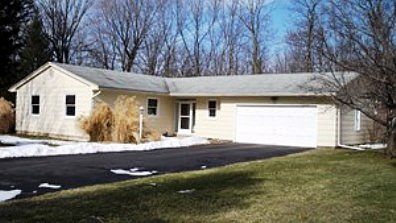 1st image of 142 Holiday Ln