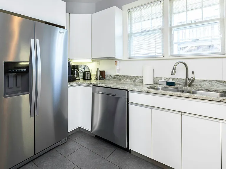 full kitchen