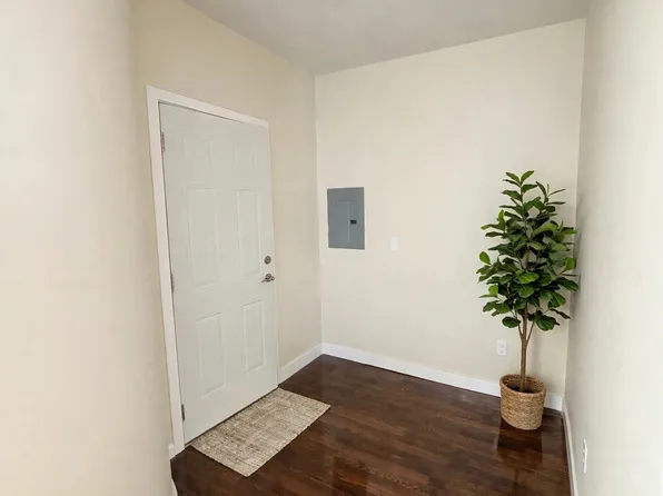 118 Locust St #3, Fall River, MA 02720