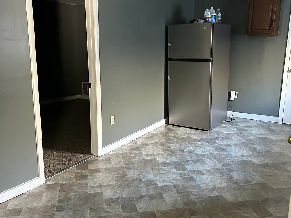 735 Burden Ave #2