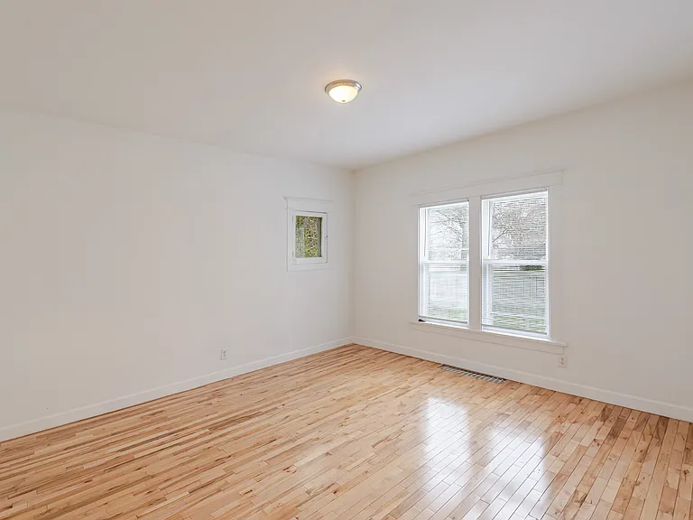 306 Brown St — Photo 11