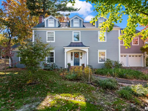 10 Sunset Ln, Leland Grove, IL 62704