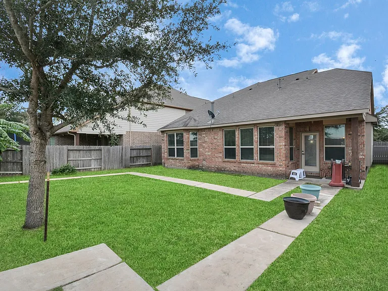 17510 Woodfalls Ln — Photo 38