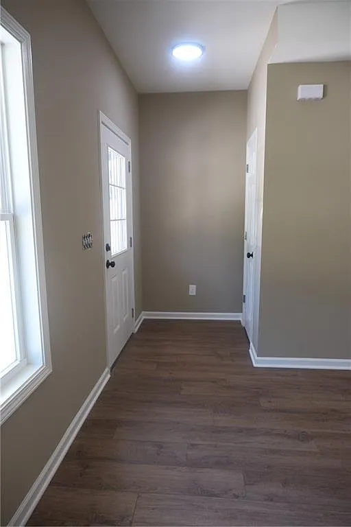 3 bed, 2.5 bath, 1653 sqft, $2,300 — Photo 4