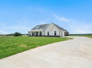 1032 Monarch Ct, Poolville, TX 76487