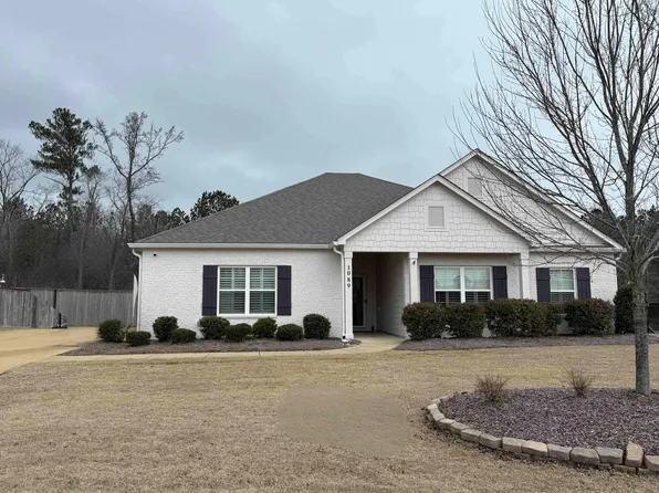 1089 Mountain Laurel Cir, Moody, AL 35004