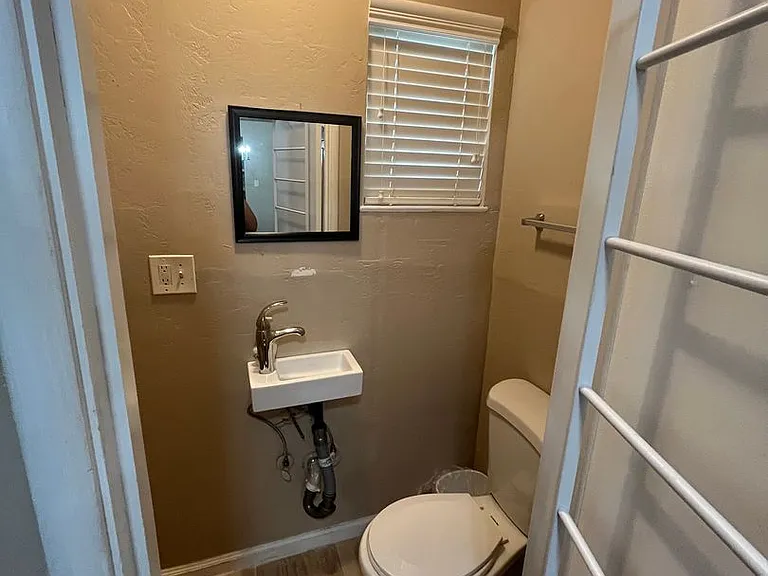 1406 W Howard Ave — Photo 7
