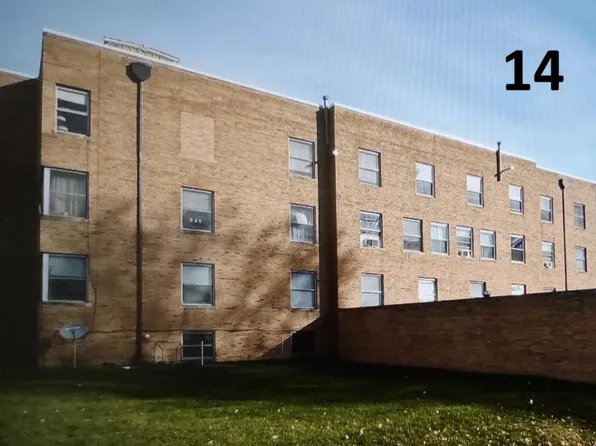 308 NW 4th St #14, Aledo, IL 61231