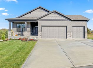 9061 Mesquite St, Shawnee, KS 66227
