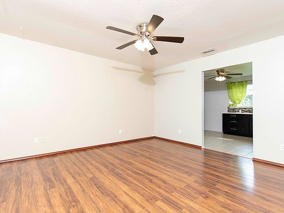 2nd image of 1017 Cypress St