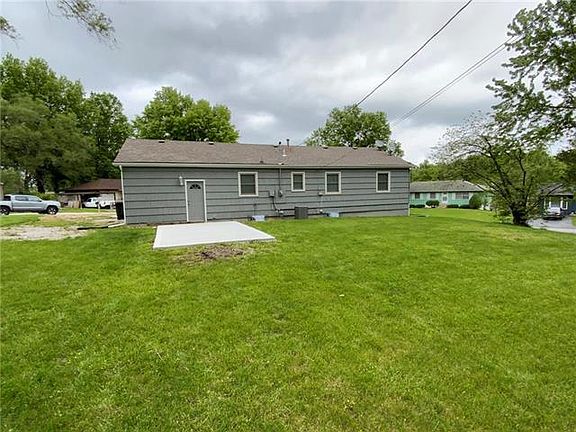 3rd image of 8231 Barnett Ave
