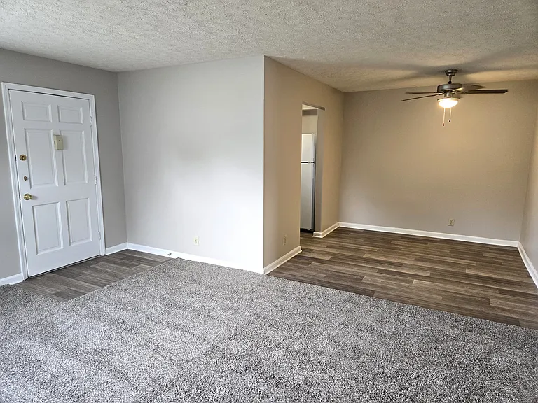 Del Rio Apartments — Photo 12