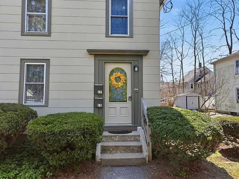17 Church Ct — Photo 2