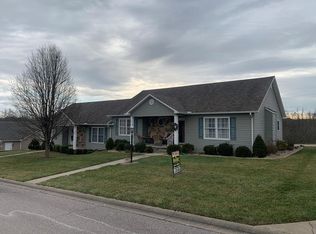 1056 Maple Ridge Ave, Maysville, KY 41056