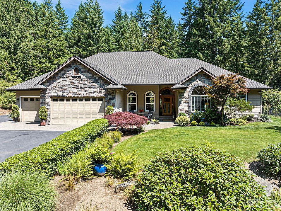 Welcome home!  Every inch of this property beyond compare!>