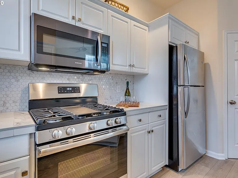 15059 NW Elaina Ct — Photo 8