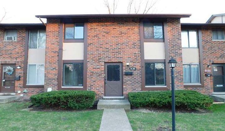 1st image of 18W057 Standish Ln