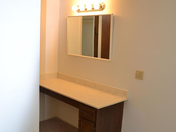 master bedroom, dressing table