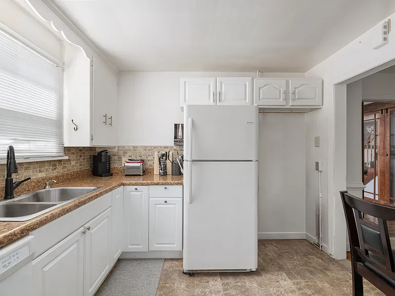 3158 Moody Ave — Photo 20