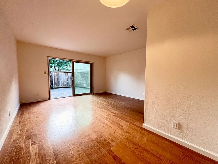 1177 Oddstad Blvd — Photo 8