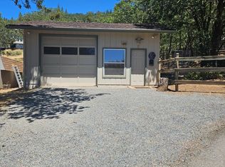 1201 W Jones Creek Rd, Grants Pass, OR 97526