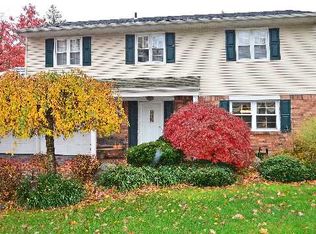 72 Ridge Rd, Smithtown, NY 11787