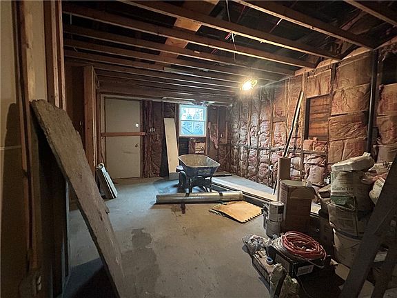 4th image of 849 Rebecca Ave