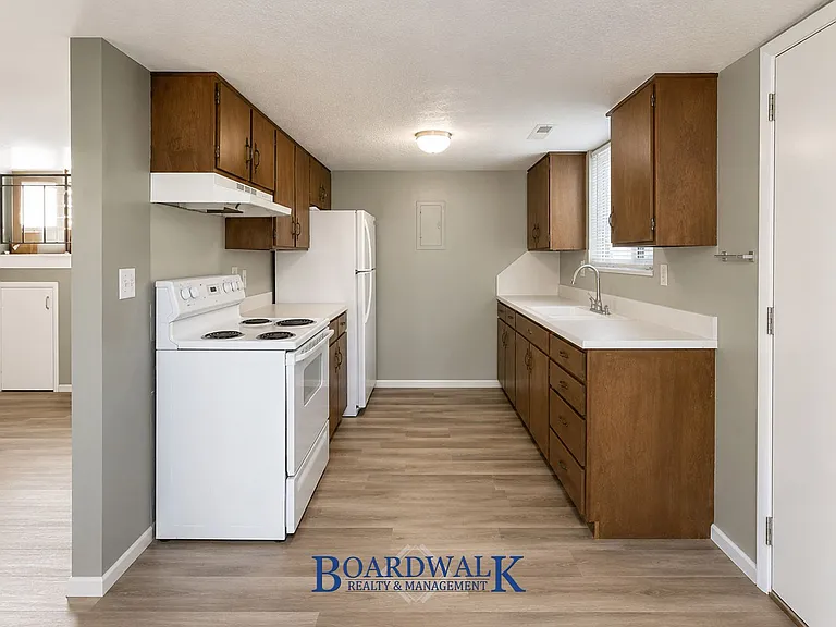 572 W 400 N 574 N — Photo 10