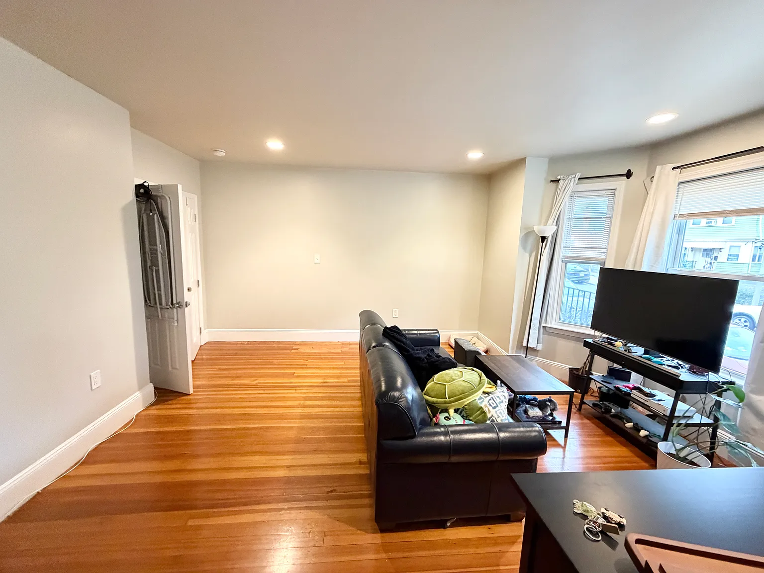 2 bed, 1000 sqft, $2,600 — Photo 3
