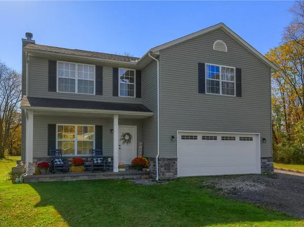 383 Northwestern Dr, Ellwood City, PA 16117