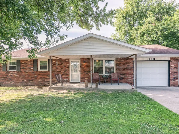 618 Holiday Dr, Seymour, IN 47274