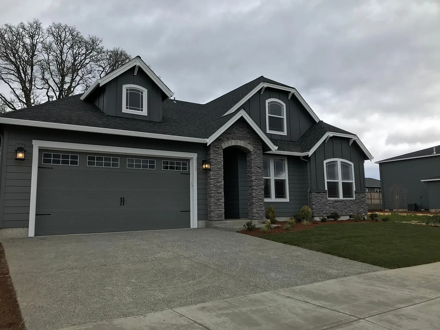 5 bed, 2670 sqft, $3,695 — Photo 2