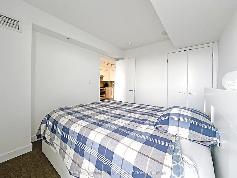 160 Flemington Rd #1116 — Photo 10