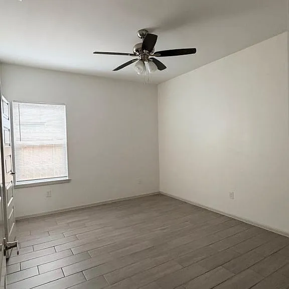 1504 Shavano Dr #3 — Photo 11