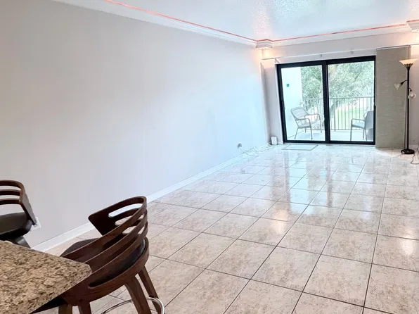 1000 River Reach Dr, Fort Lauderdale, FL