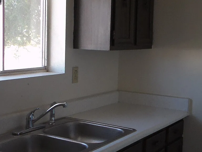 Large 2 Bedroom Rental — Photo 6