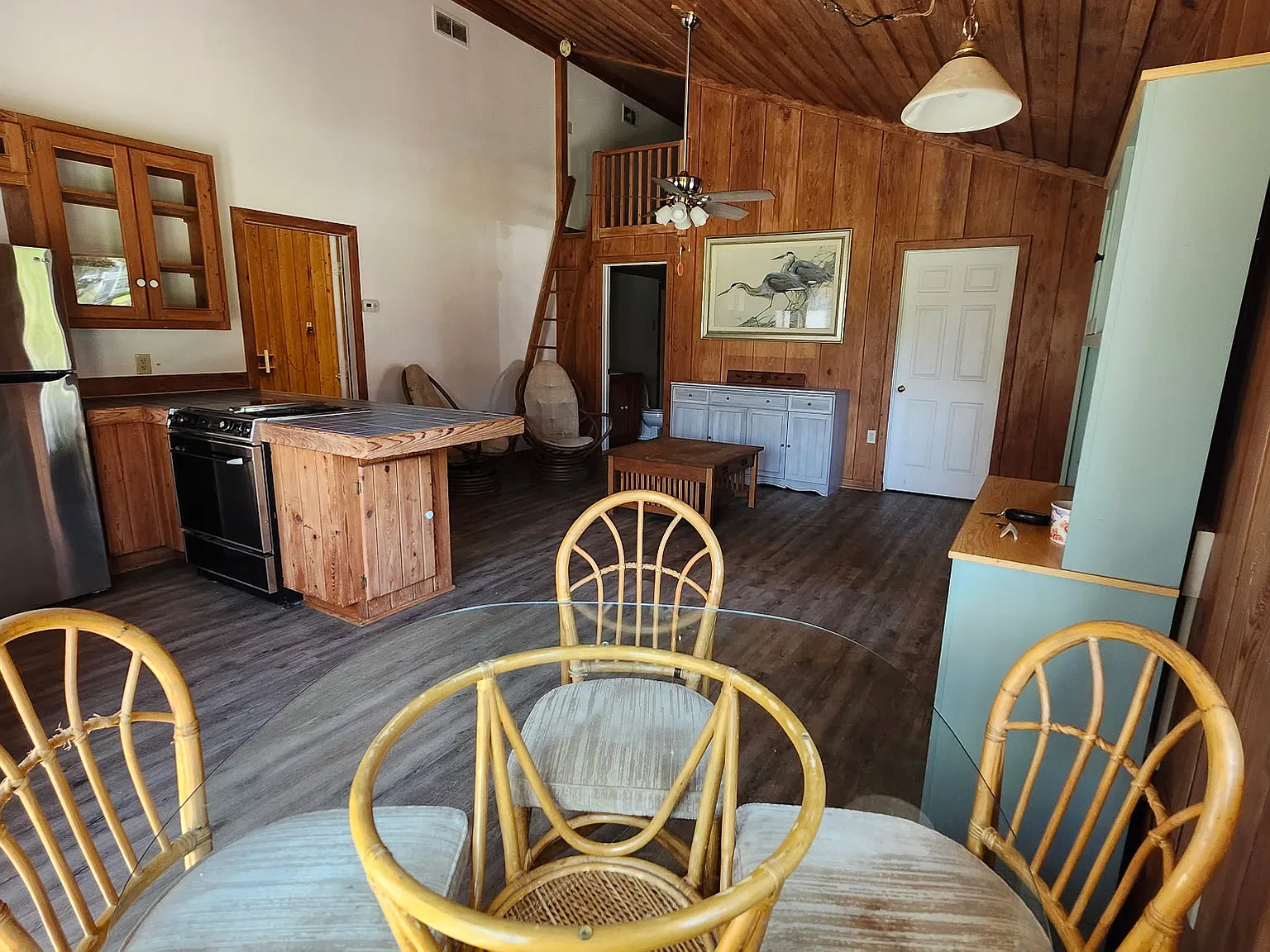 2 bed, 576 sqft, $1,500 — Photo 2