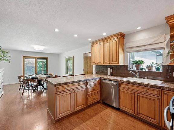 3rd image of 18914 Robinson Road